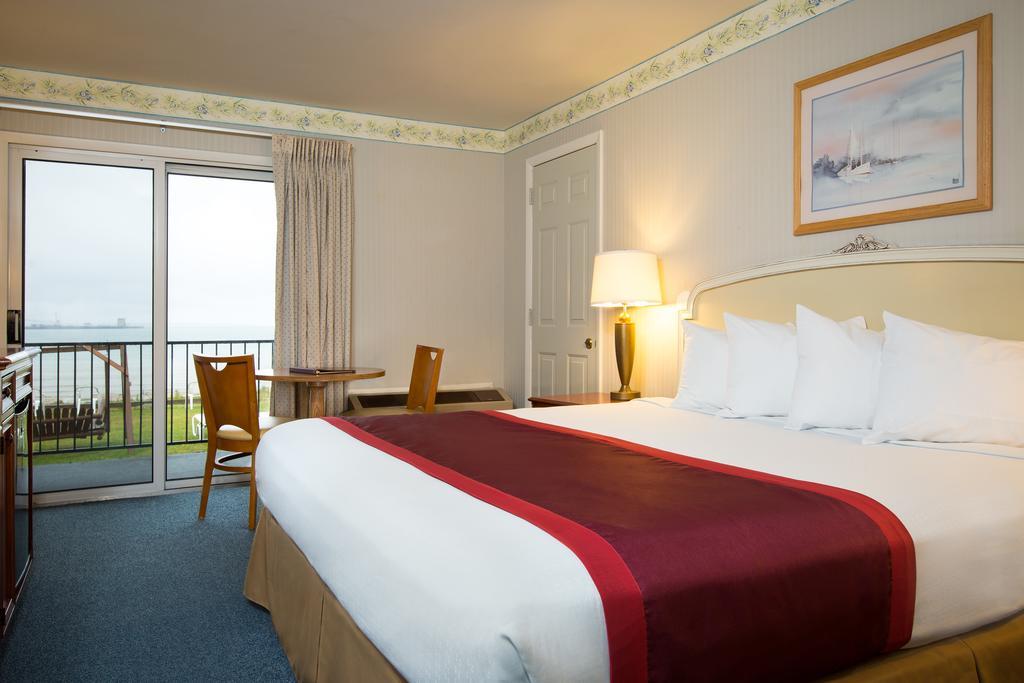 Clearwater Lakeshore Motel Mackinaw City Chambre photo